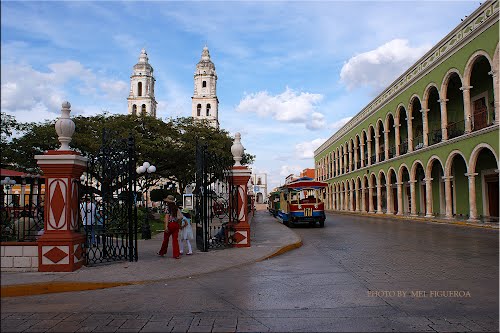 Campeche Colonial y su Catedral by Mel Figueroa