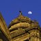 Cathedral and moon -- Catedral con luna